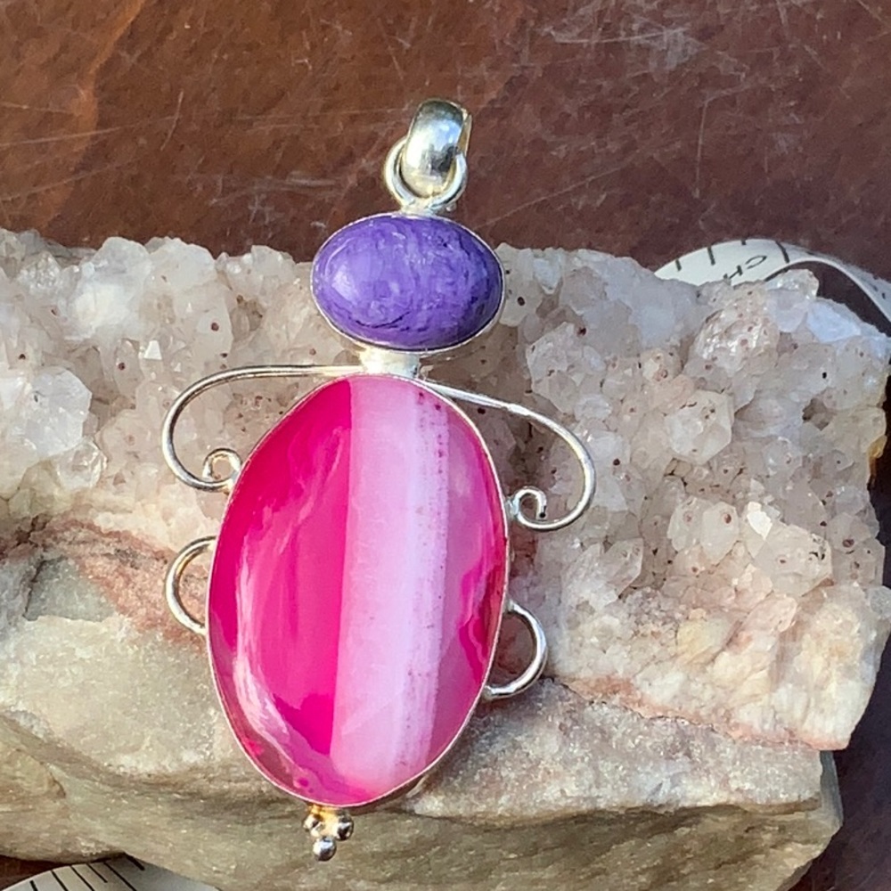 BOTSWANA AGATE & CHARIOT SILVER PENDANT